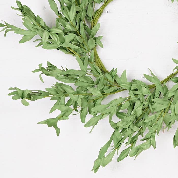 30630- 22in Wreath-PE Herb Leaves-Green