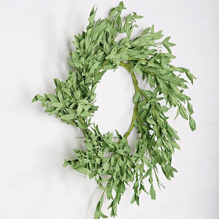 30630- 22in Wreath-PE Herb Leaves-Green