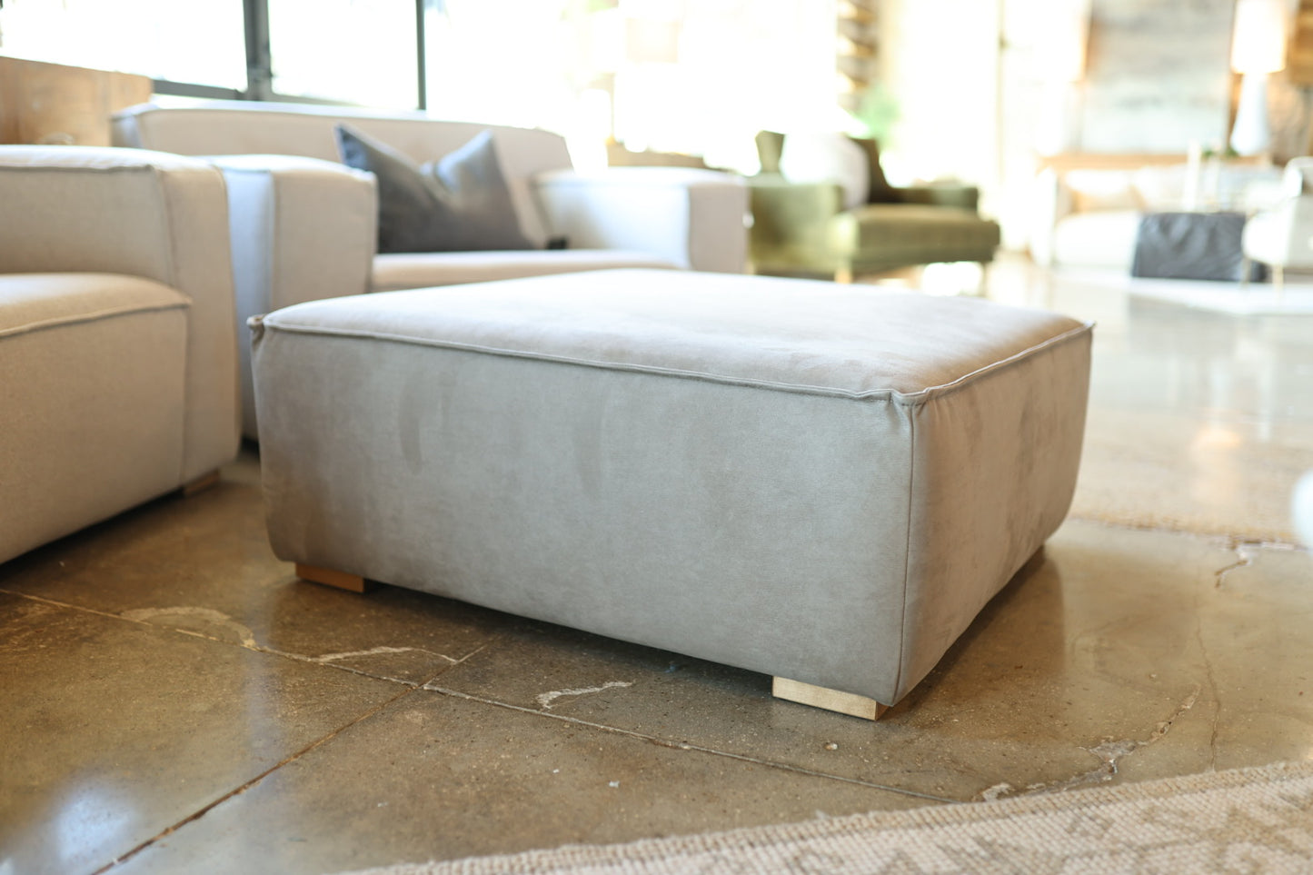 Comfy Scandinavian Texas Silver Sectional