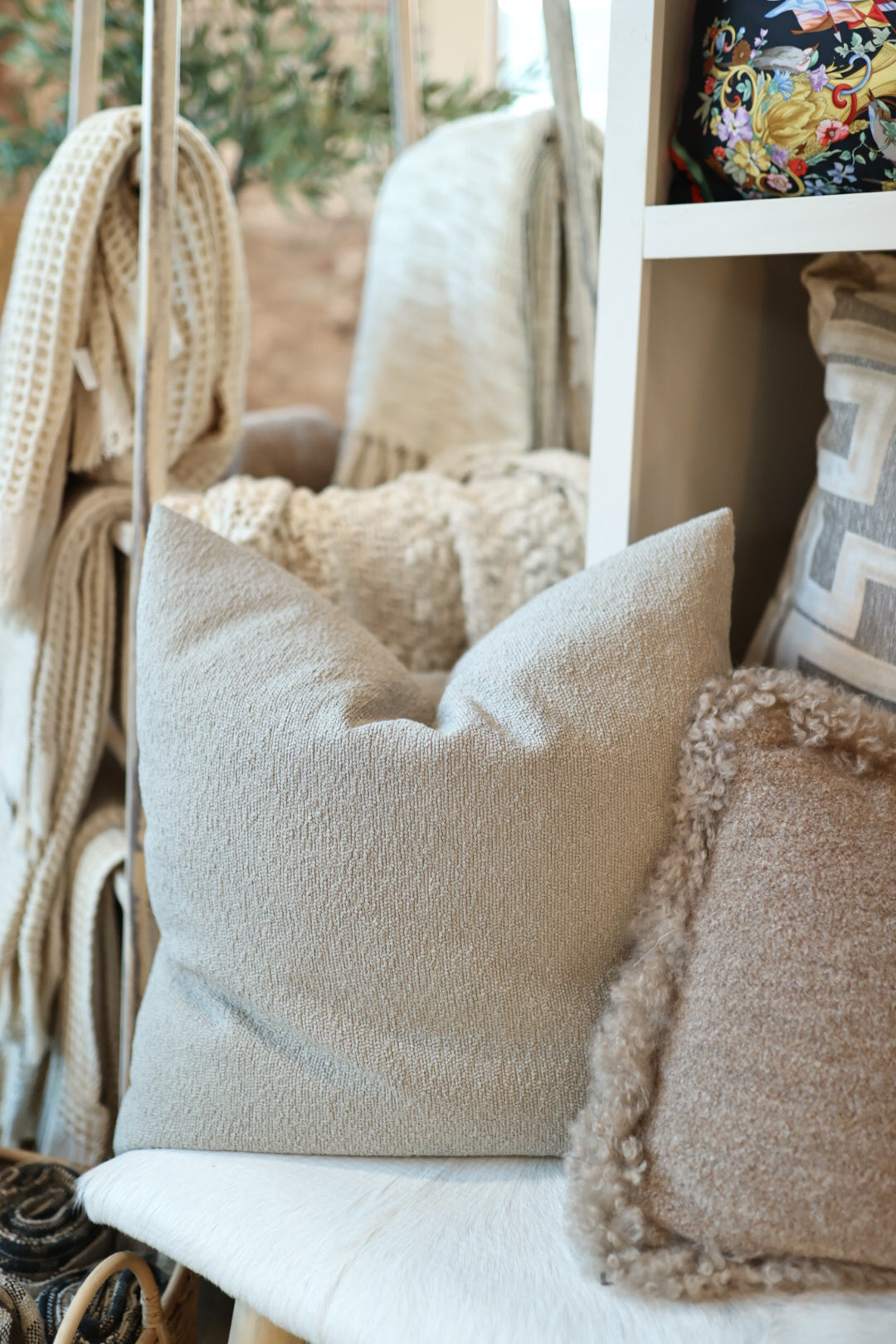 Decorative Coltan Aluminum Pillow