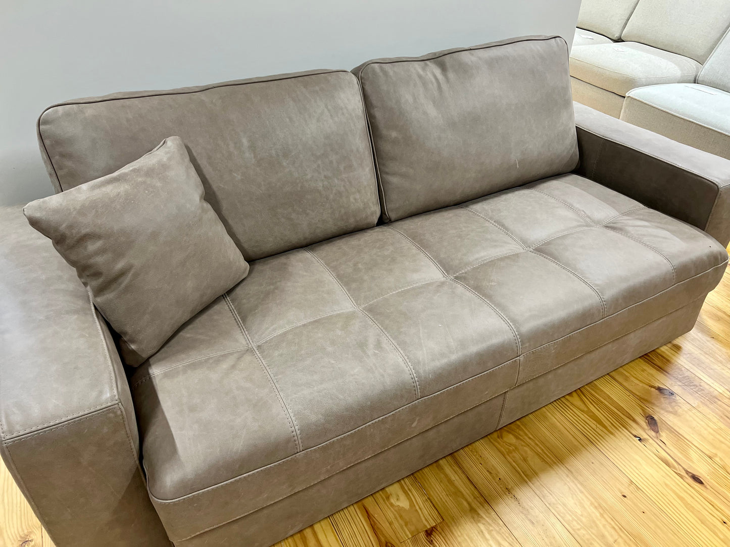 Caroline Sofa with Pull Out