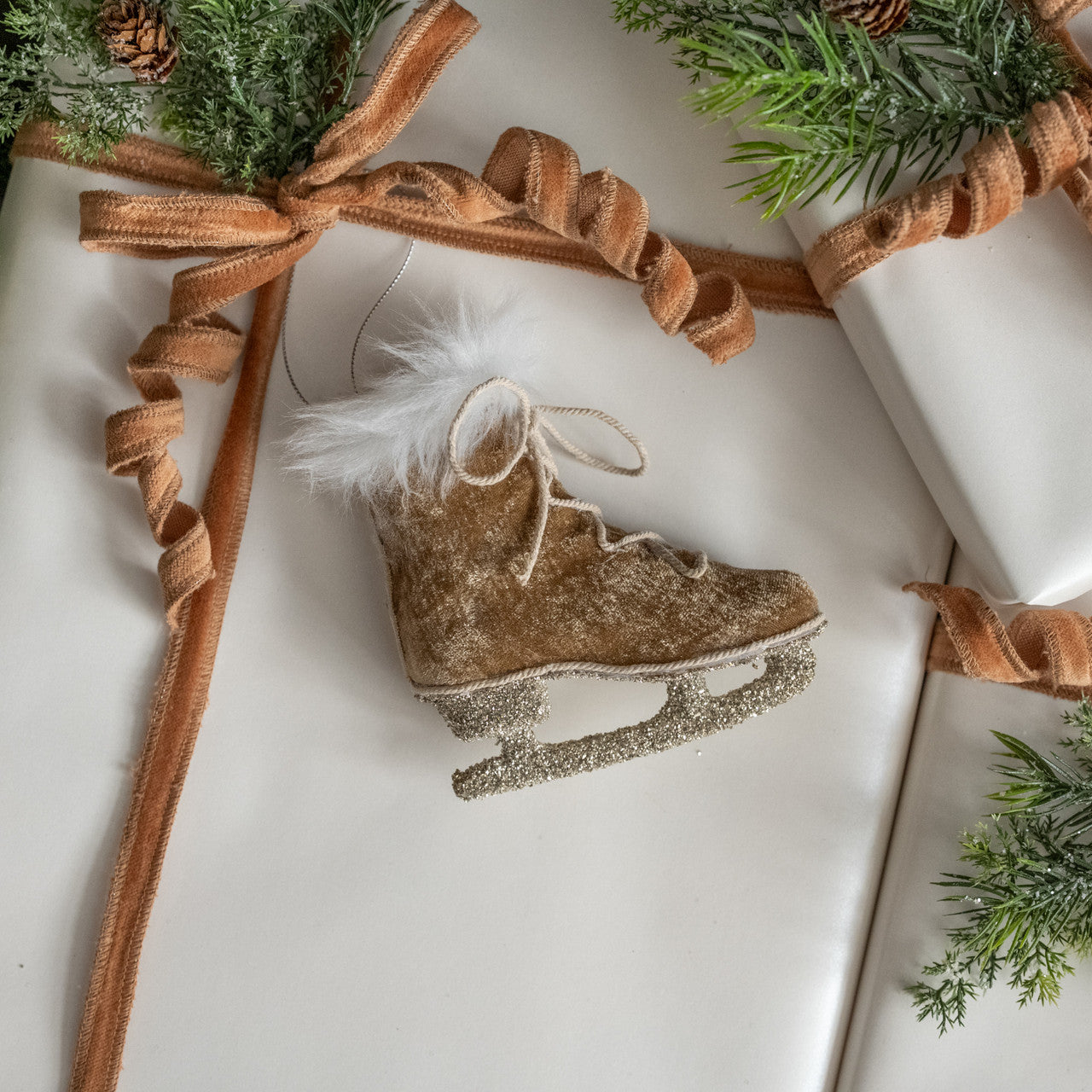 FAWN VELVET ICE SKATE ORNAMENT