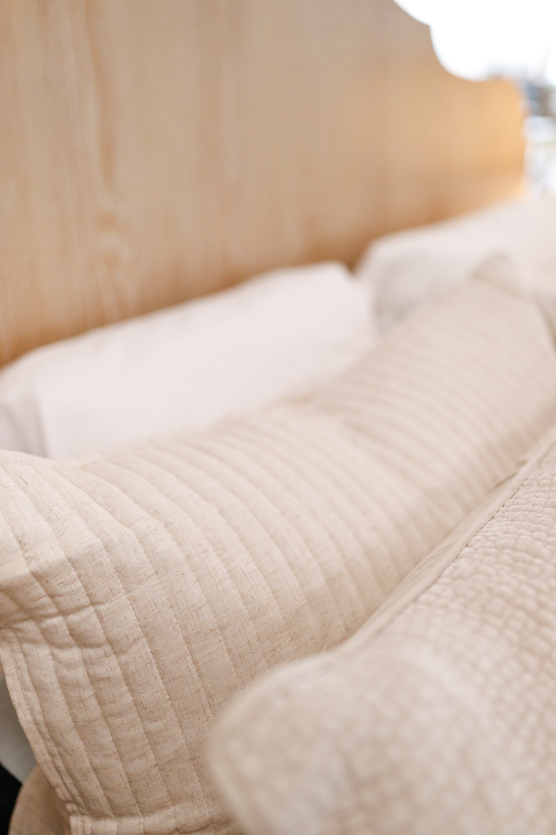 TCC Dove Linen Channel Quilt with 2 Shams - King