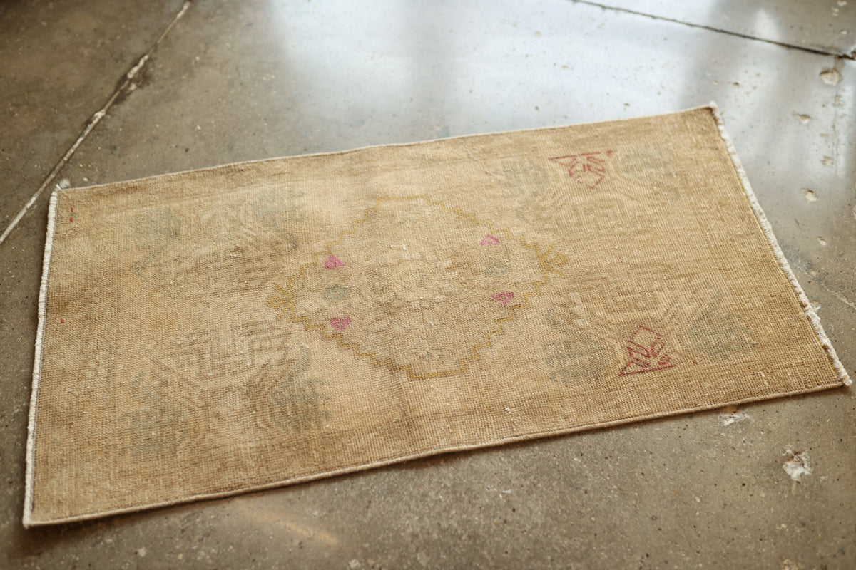 Vintage Mini Turkish Rug 9