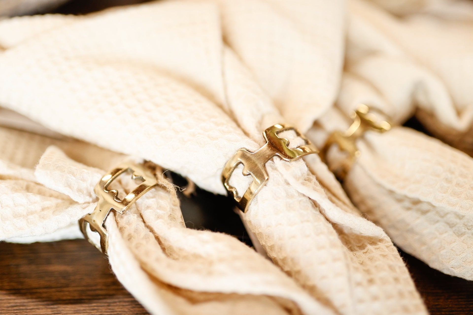 Brass Chain Shaped Napkin Rings with Leather Tie, Set of 4