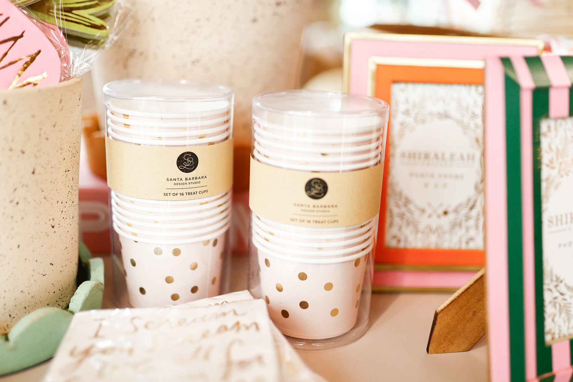 Treat Cups - Gold Dots 16pk