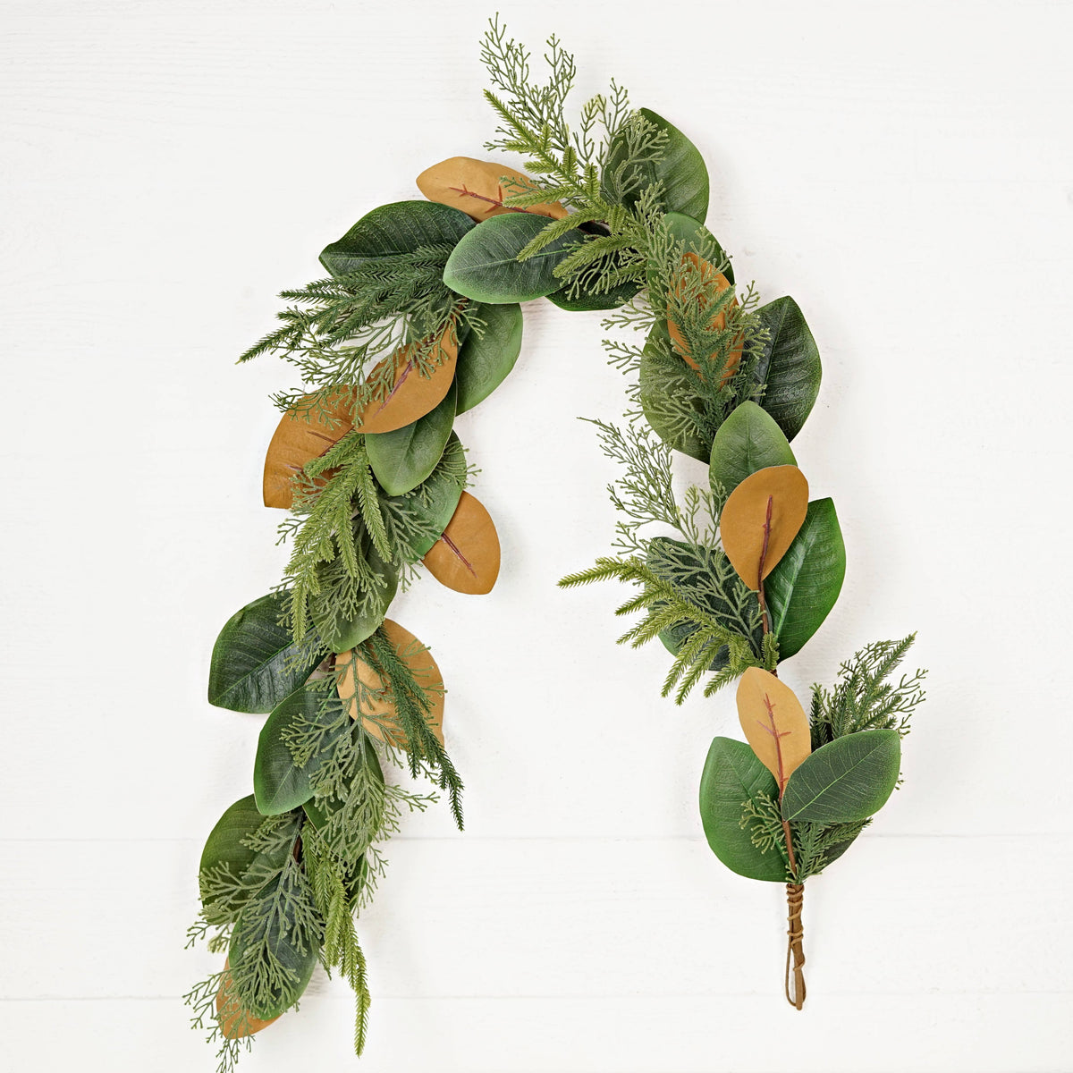 511131- 5ft Garland-Magnolia Leaves w. Norfolk and Cedar Pin