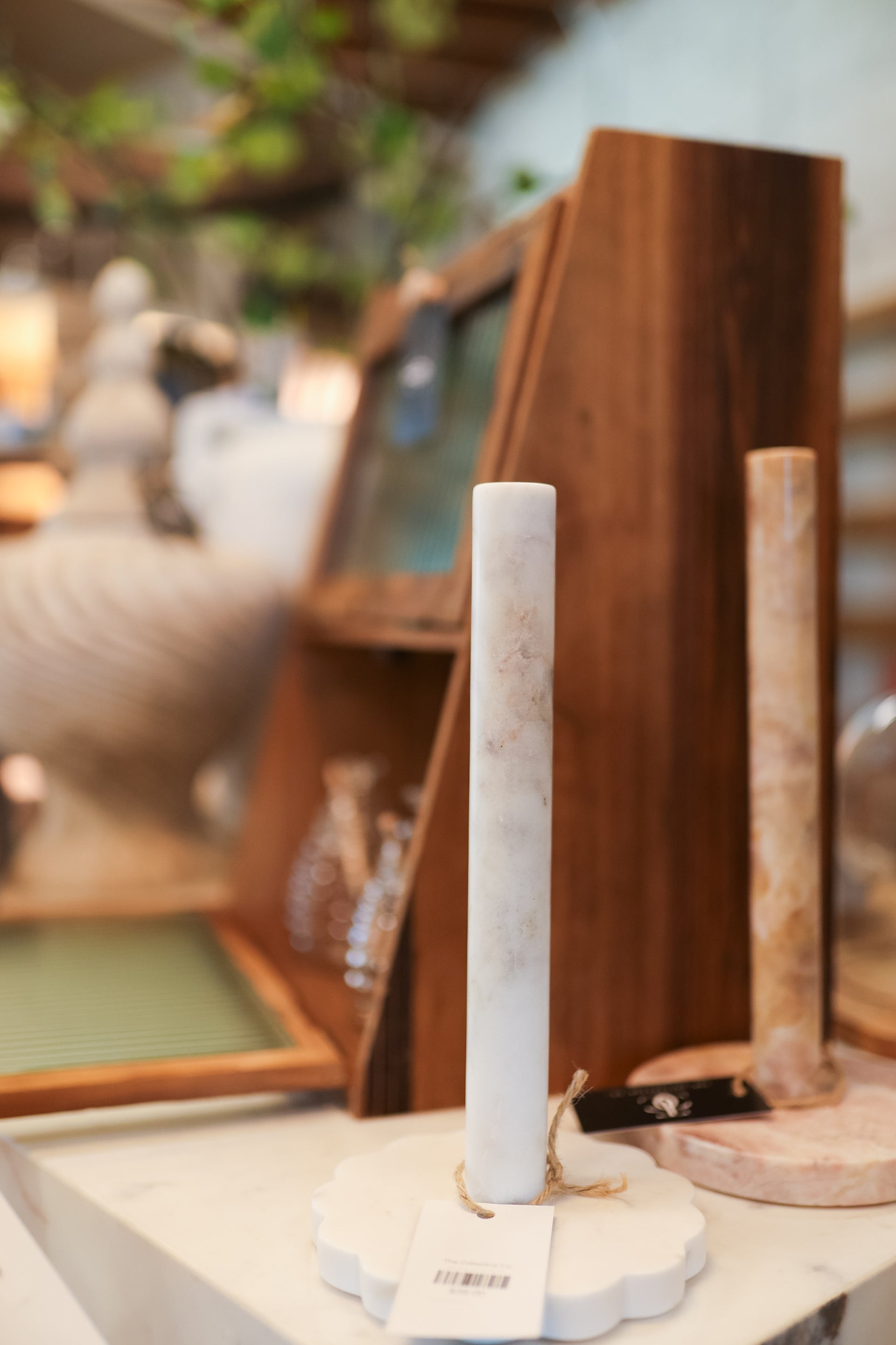 Marble Scalloped Paper Towel Holder, White