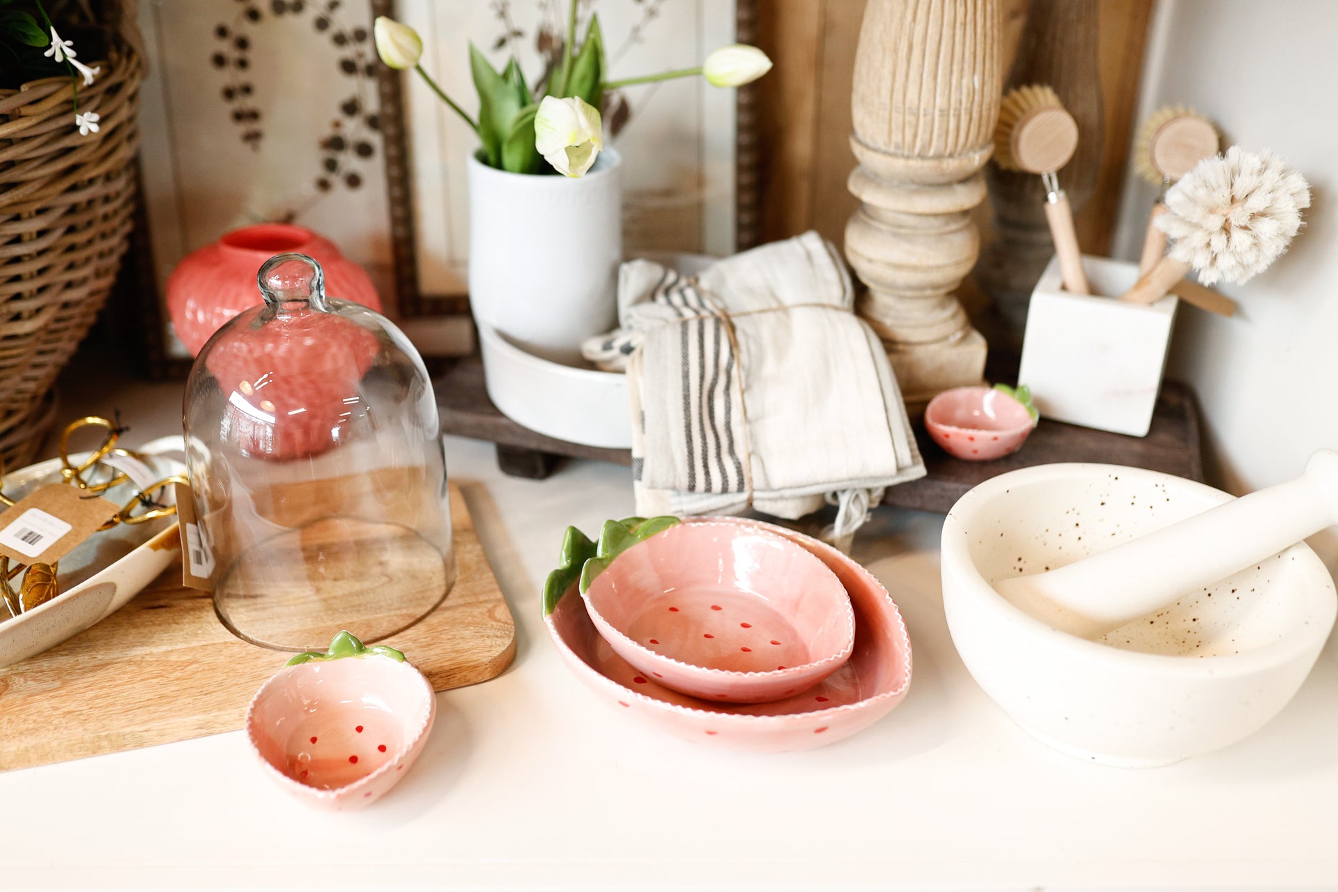 Hand-Painted Stoneware Strawberry Shaped Nesting Bowls, Set of 4
