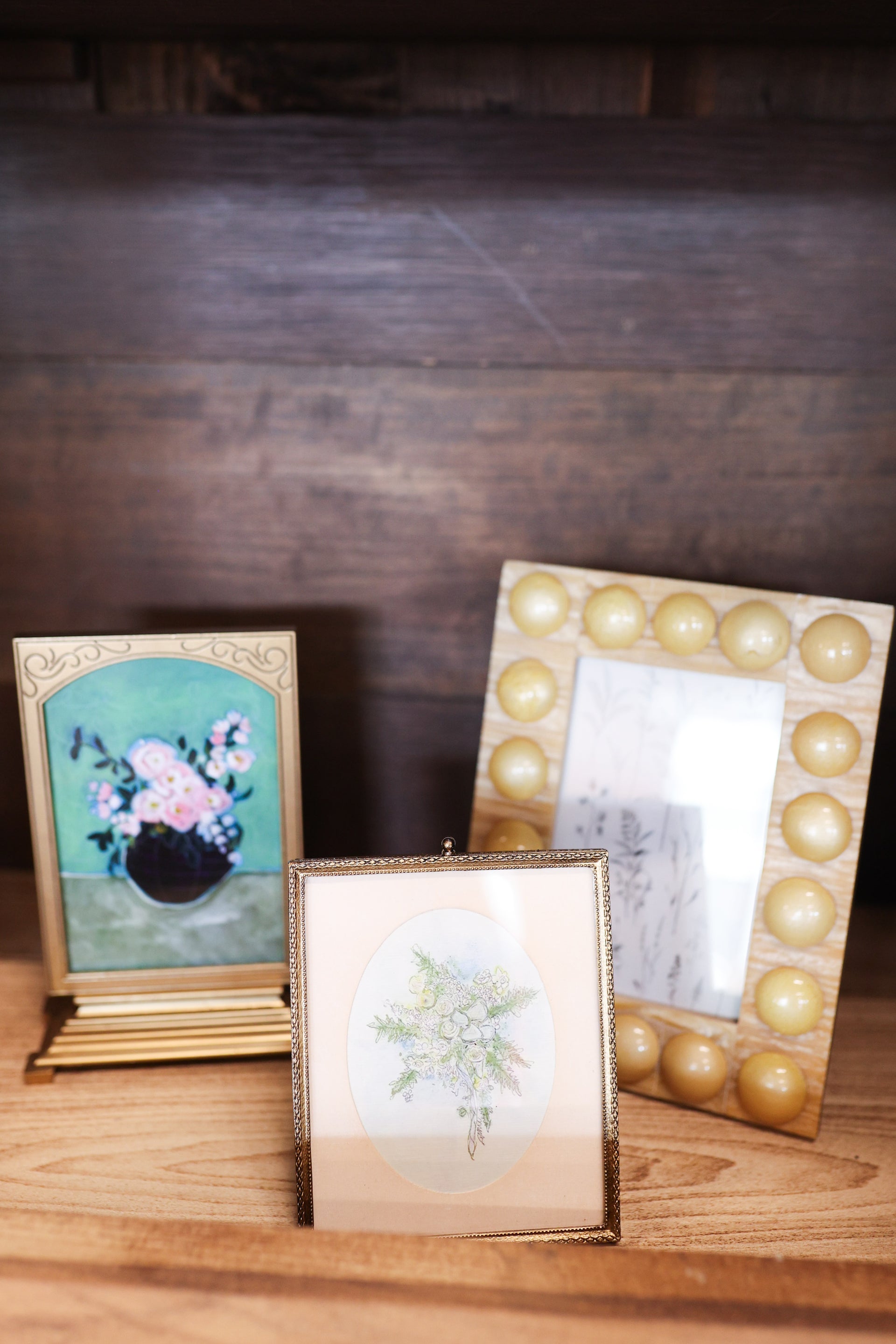 Handmade Marbled Resin Bobbin Photo Frame (For 4x6 Photo) (Hangs Vertically & Horizontally)