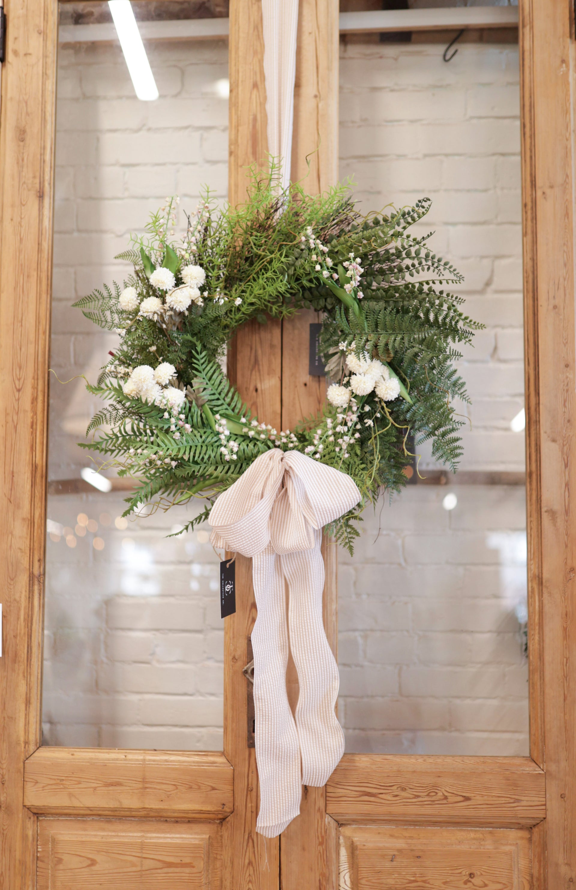 Mixed Fern Wreath 28"