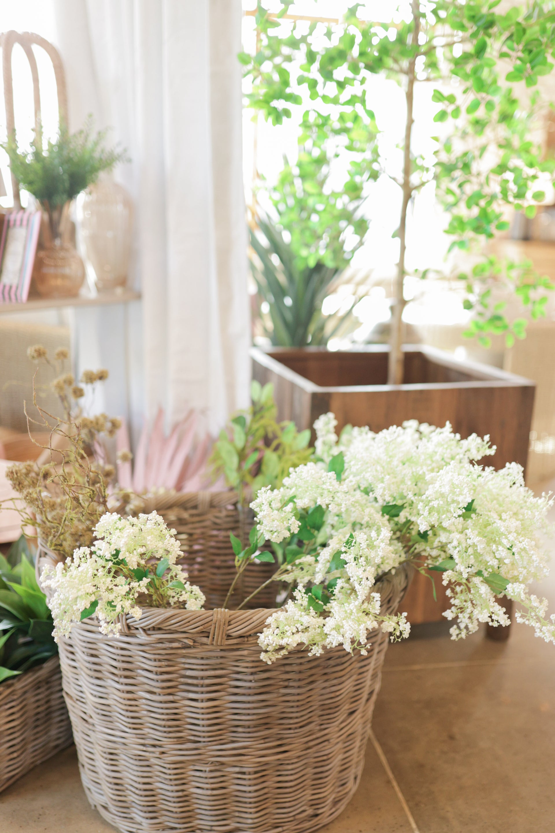 Sticky Laurel Spray, 34", Cream/White