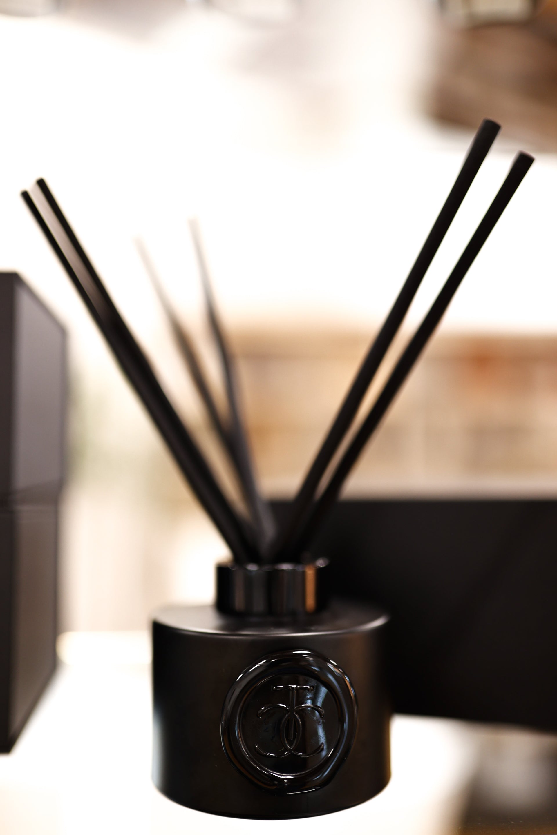 Rouge Diffuser with Magnetic Box