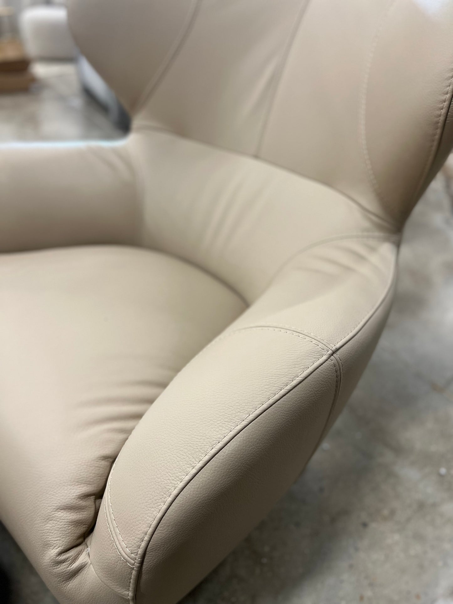 Shell Comfort Chair & Footstool