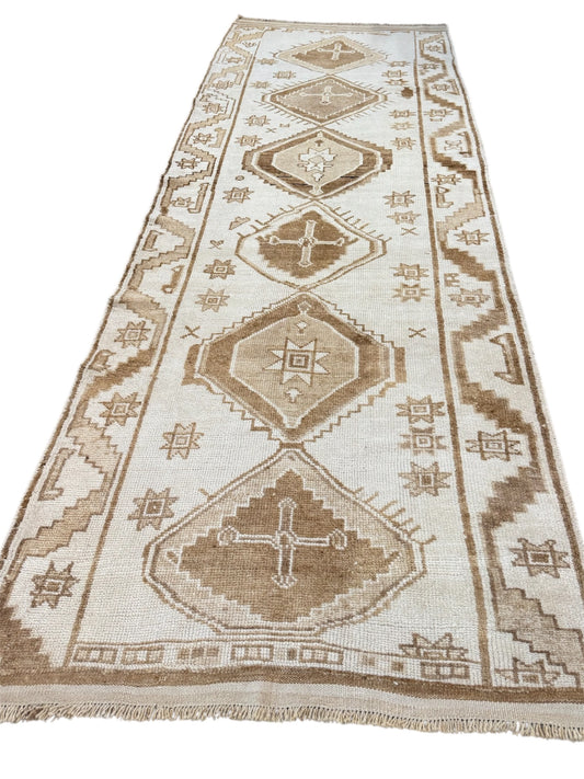 New Vintage Turkish Neutral Runner 9