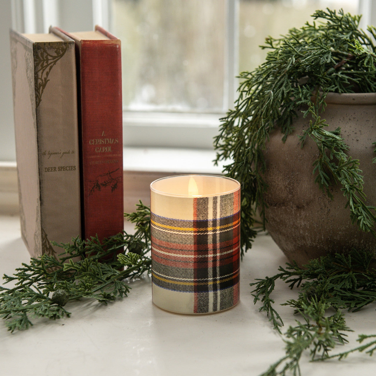 4" WHITE TARTAN 3D FLAME GLASS CANDLE
