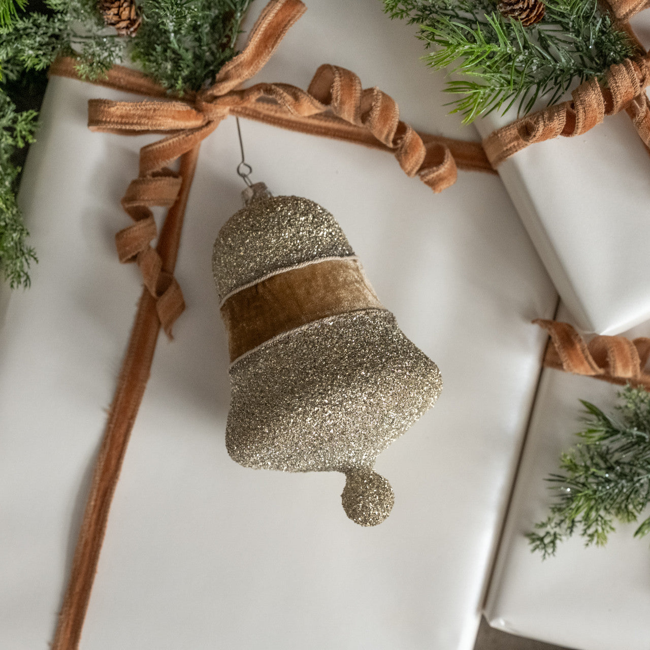7" FAWN VELVET & GLITTER BELL